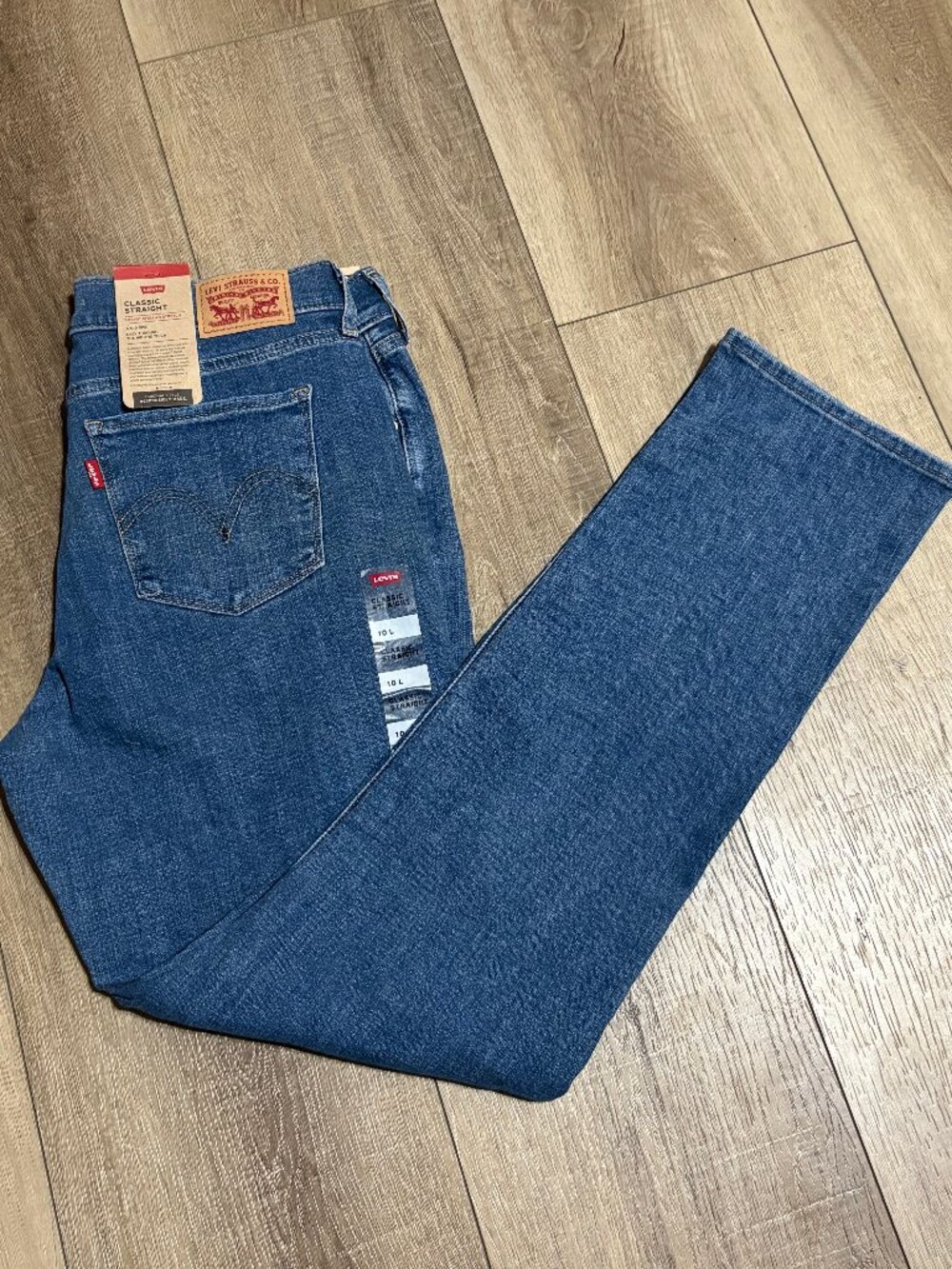 NWT LEVI'S Classic Straight Jeans Size 10